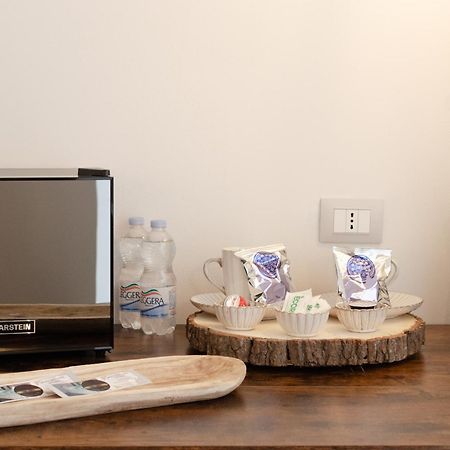 Aca Suite Luxury With Jacuzzi Adelfia Exteriör bild