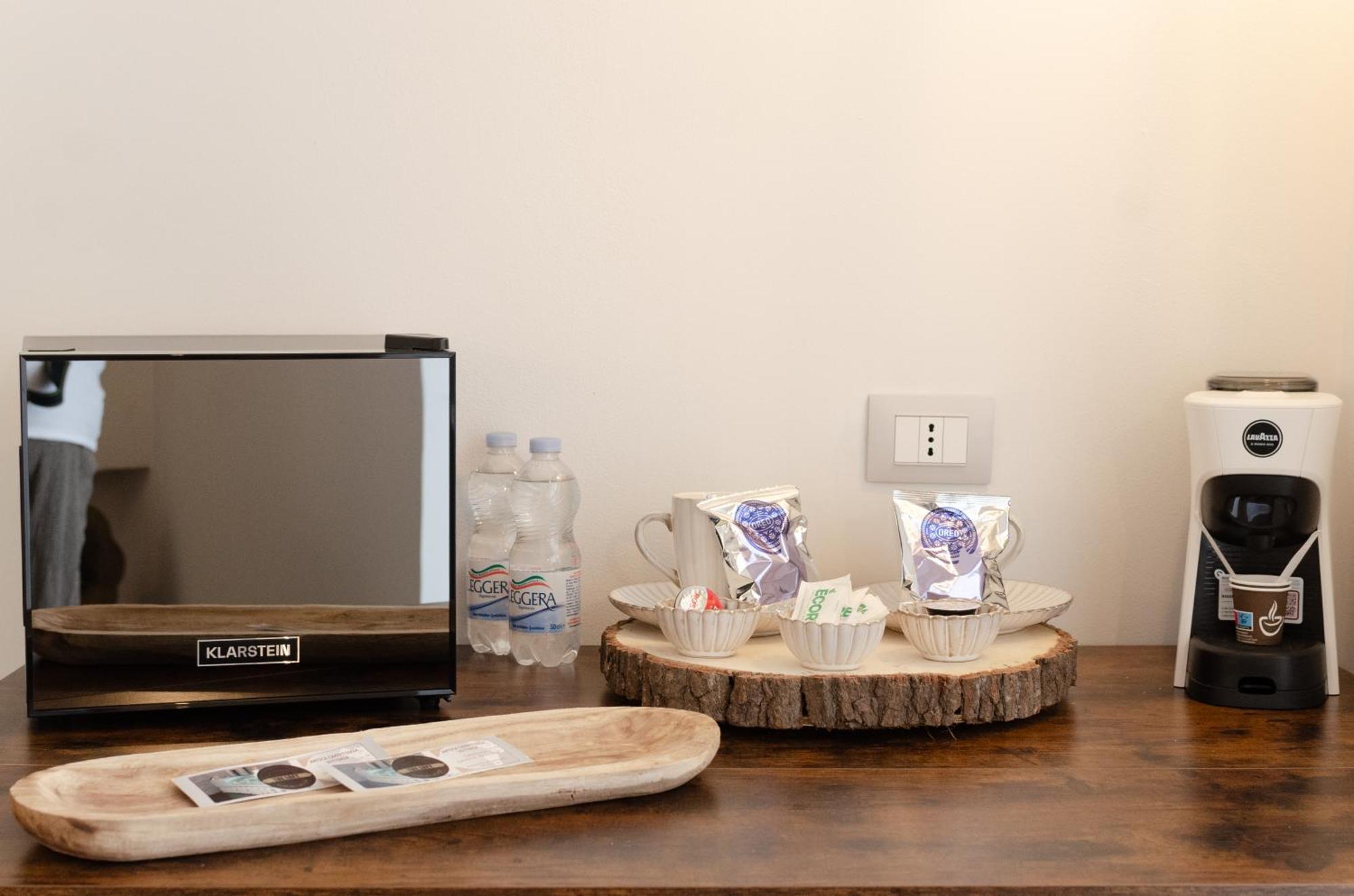 Aca Suite Luxury With Jacuzzi Adelfia Exteriör bild
