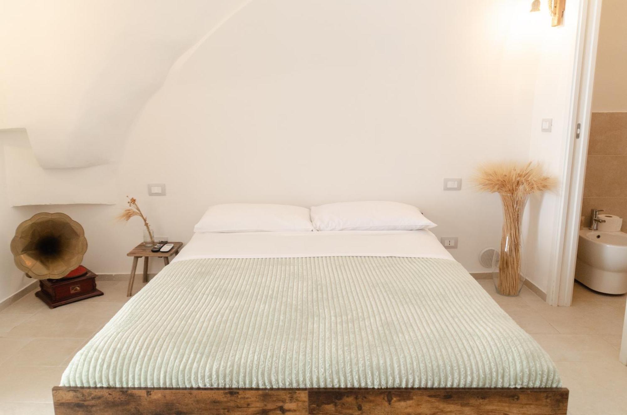 Aca Suite Luxury With Jacuzzi Adelfia Exteriör bild