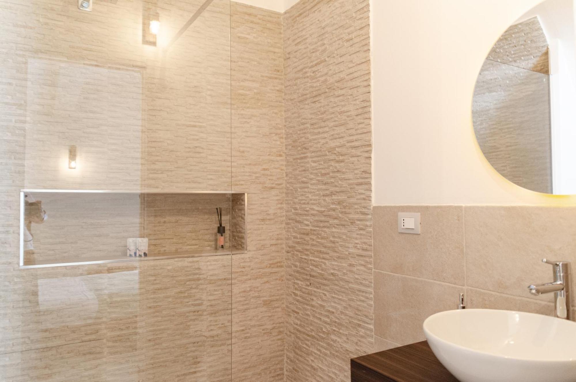 Aca Suite Luxury With Jacuzzi Adelfia Exteriör bild